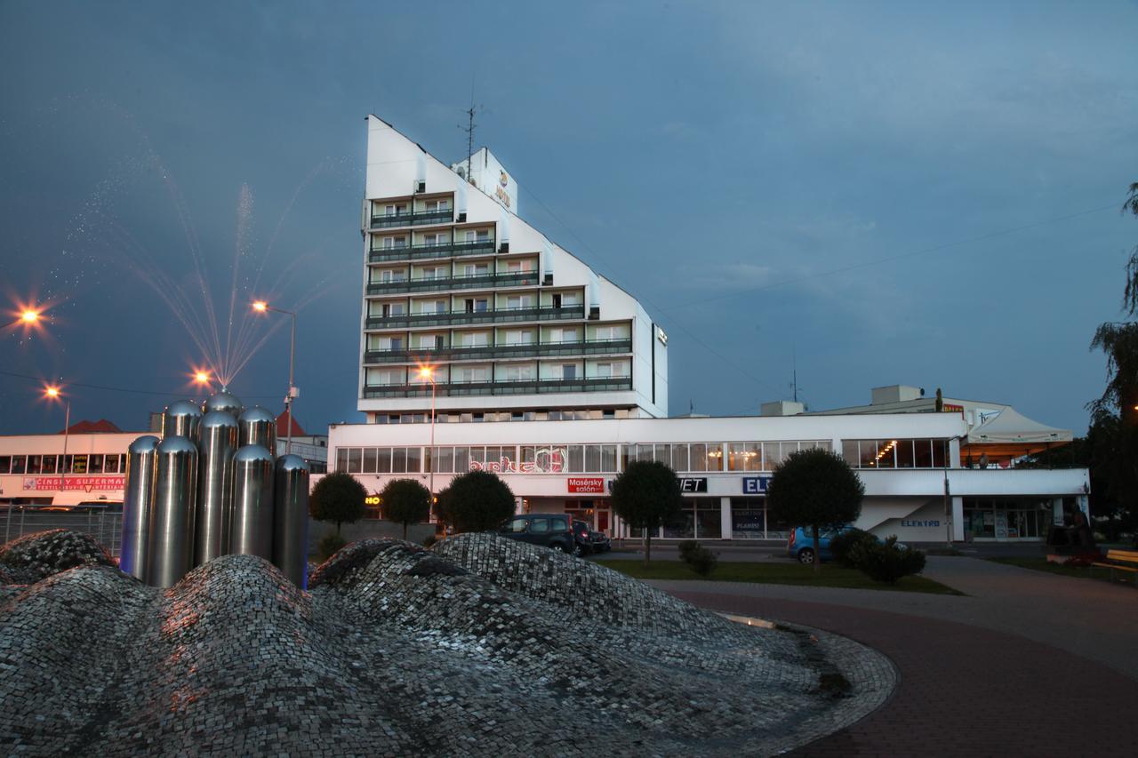 Hotel Zlaty Byk Rimavska Sobota Luaran gambar